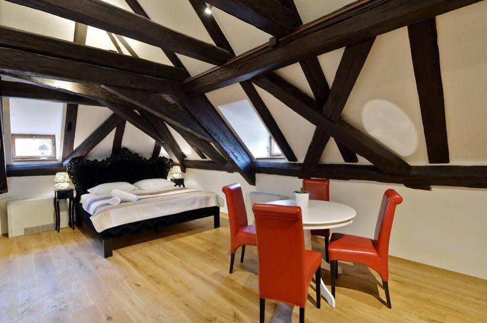 Old Town Boutique Apartments Praha Bagian luar foto